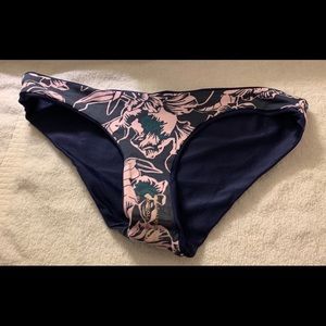 Maaji Bikini Bottoms size L new hipster